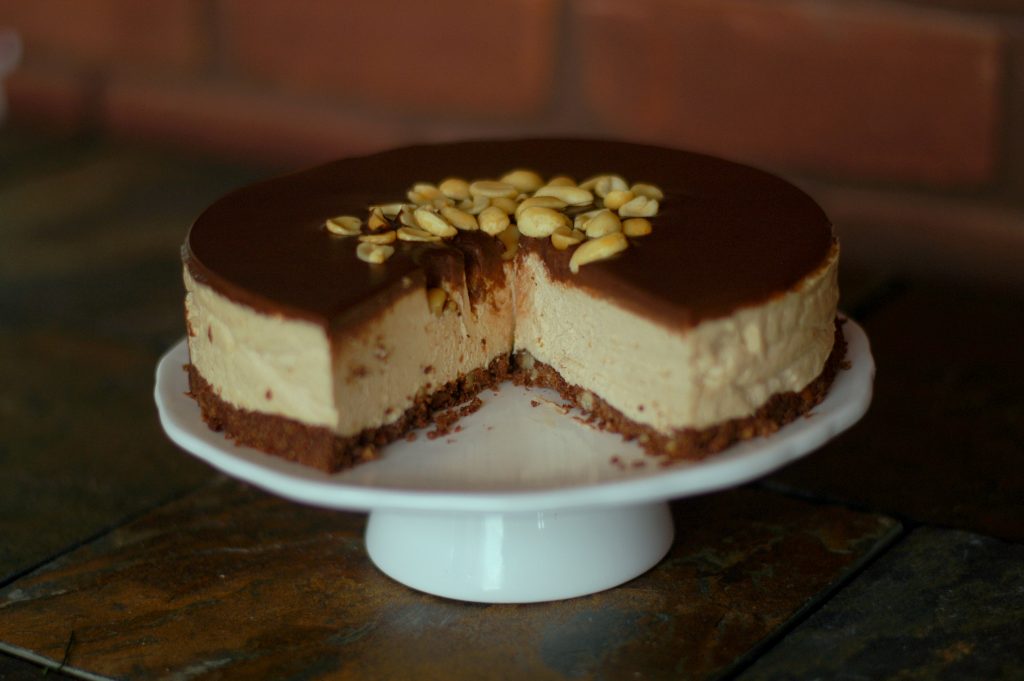 No-Bake Peanut Butter Cheesecake (Low-Carb)